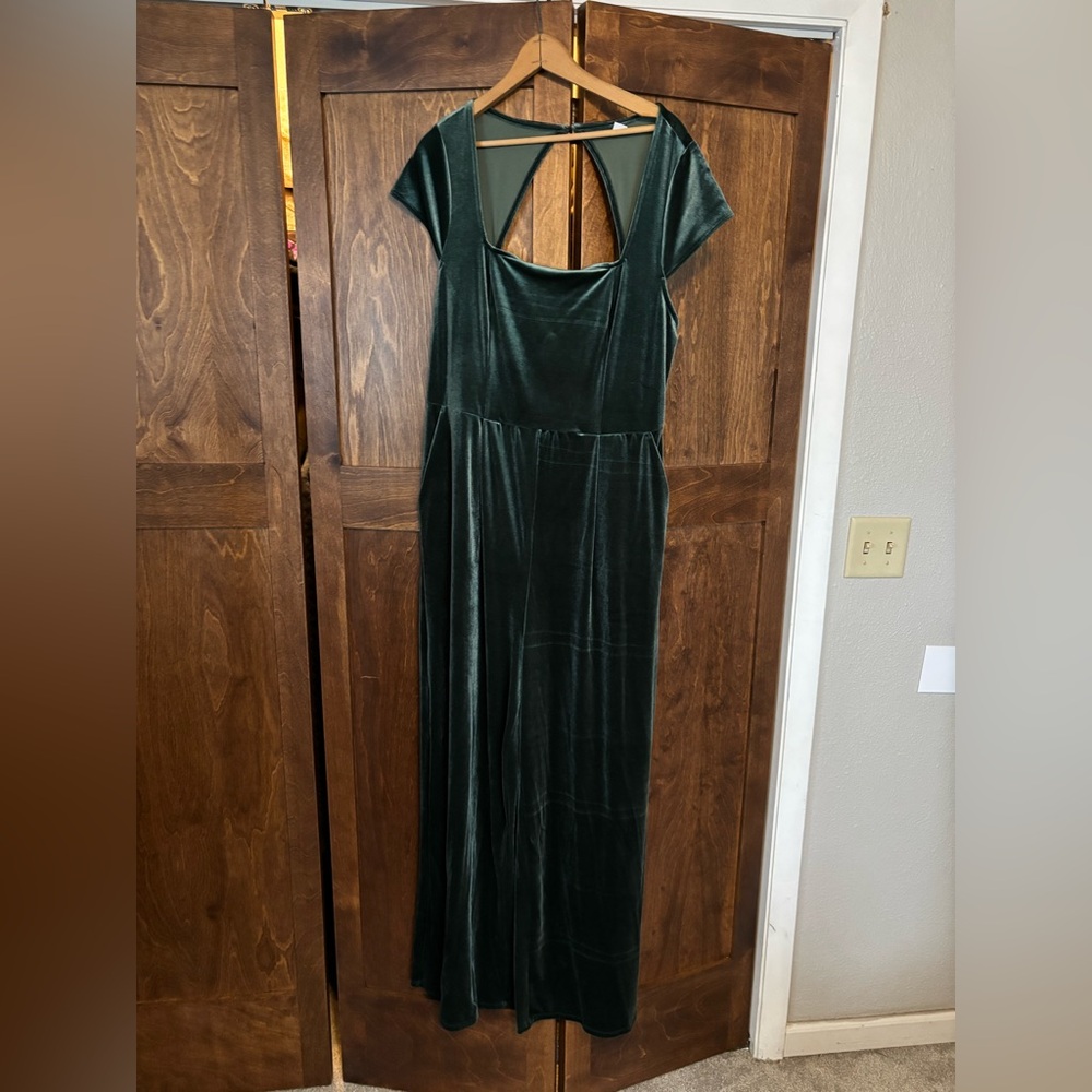 Old Navy Green Back cut out jumpsuit